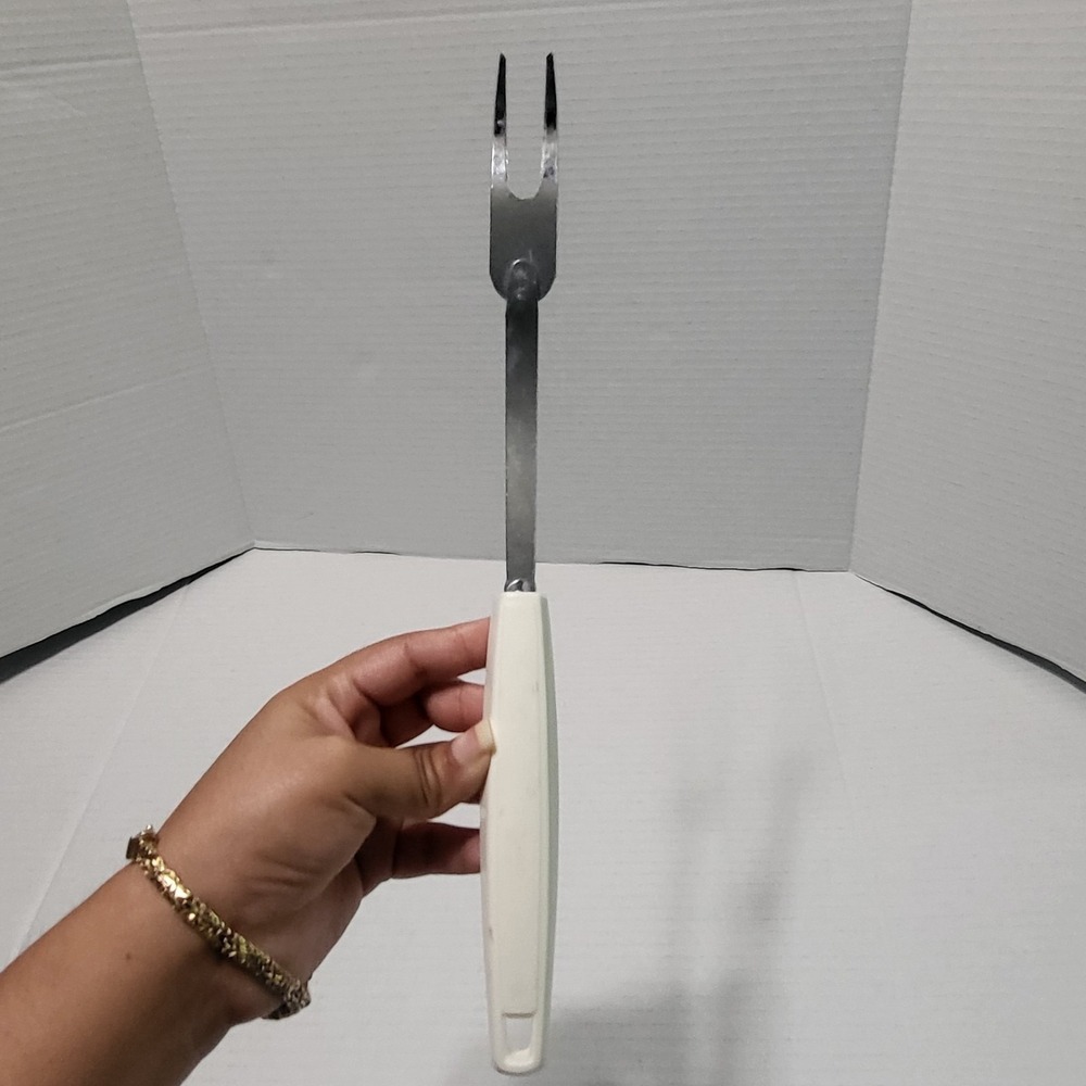 Vintage Ekco Meat Fork White Green Plastic Handle Kitchen Utensil - Picture 4 of 7